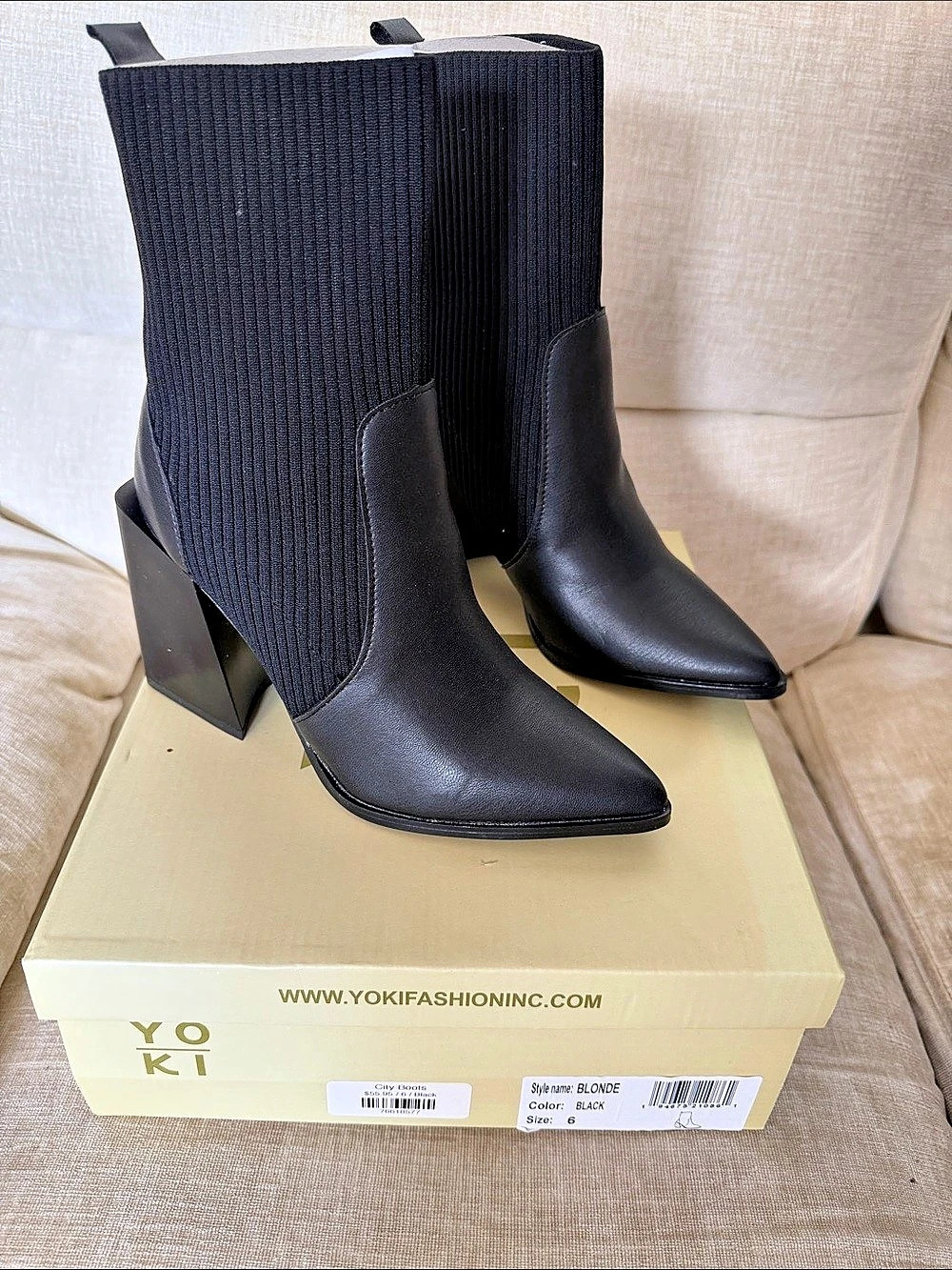 Yoki Blonde Black Pointed Toe Heeled Boots US 6 Like New